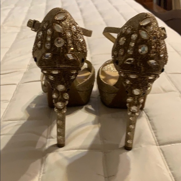 Heels - Picture 2 of 3